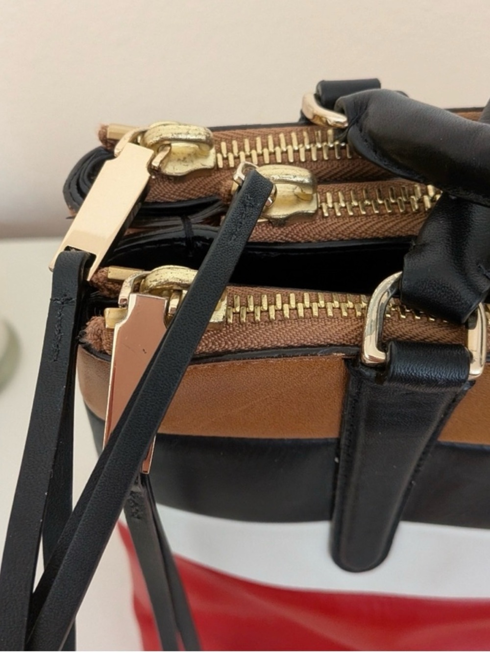 Coach Borough Red Striped
Satchel In BEAUTIFUL CONDITION!! - Picture 9 of 9